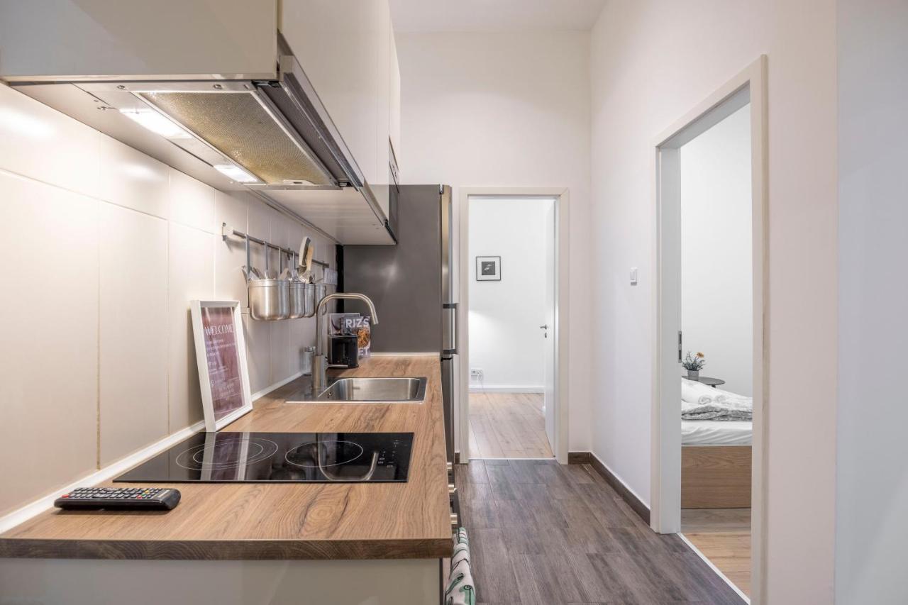 Central Grand Apartment With 5Bedrm 2Bathroom Budapest Esterno foto