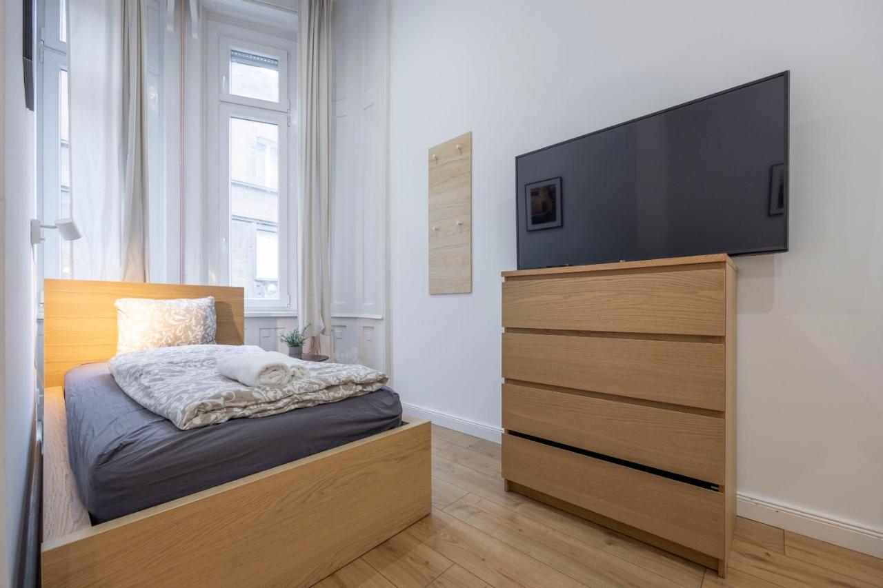 Central Grand Apartment With 5Bedrm 2Bathroom Budapest Esterno foto