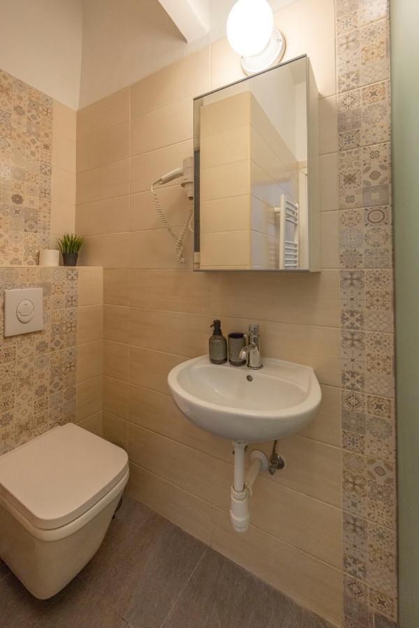 Central Grand Apartment With 5Bedrm 2Bathroom Budapest Esterno foto