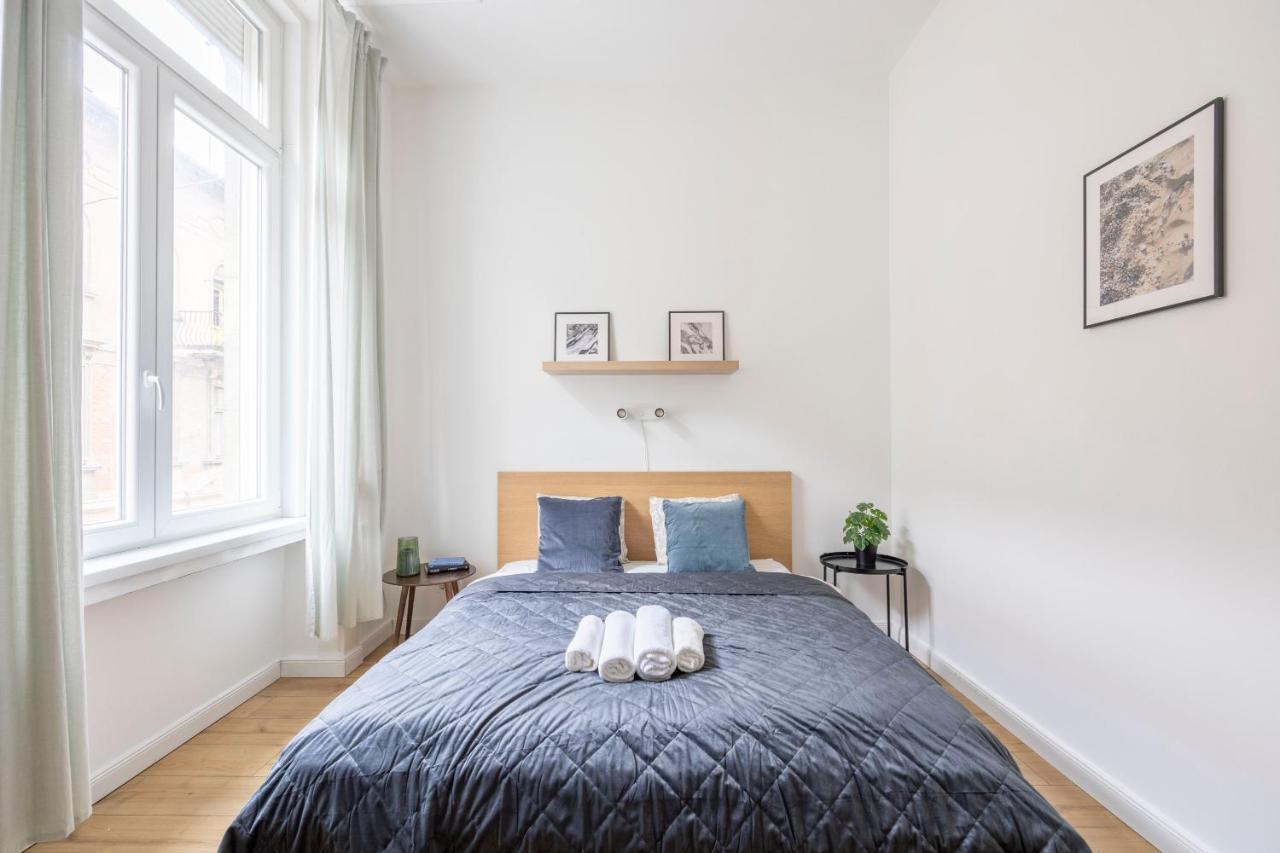 Central Grand Apartment With 5Bedrm 2Bathroom Budapest Esterno foto