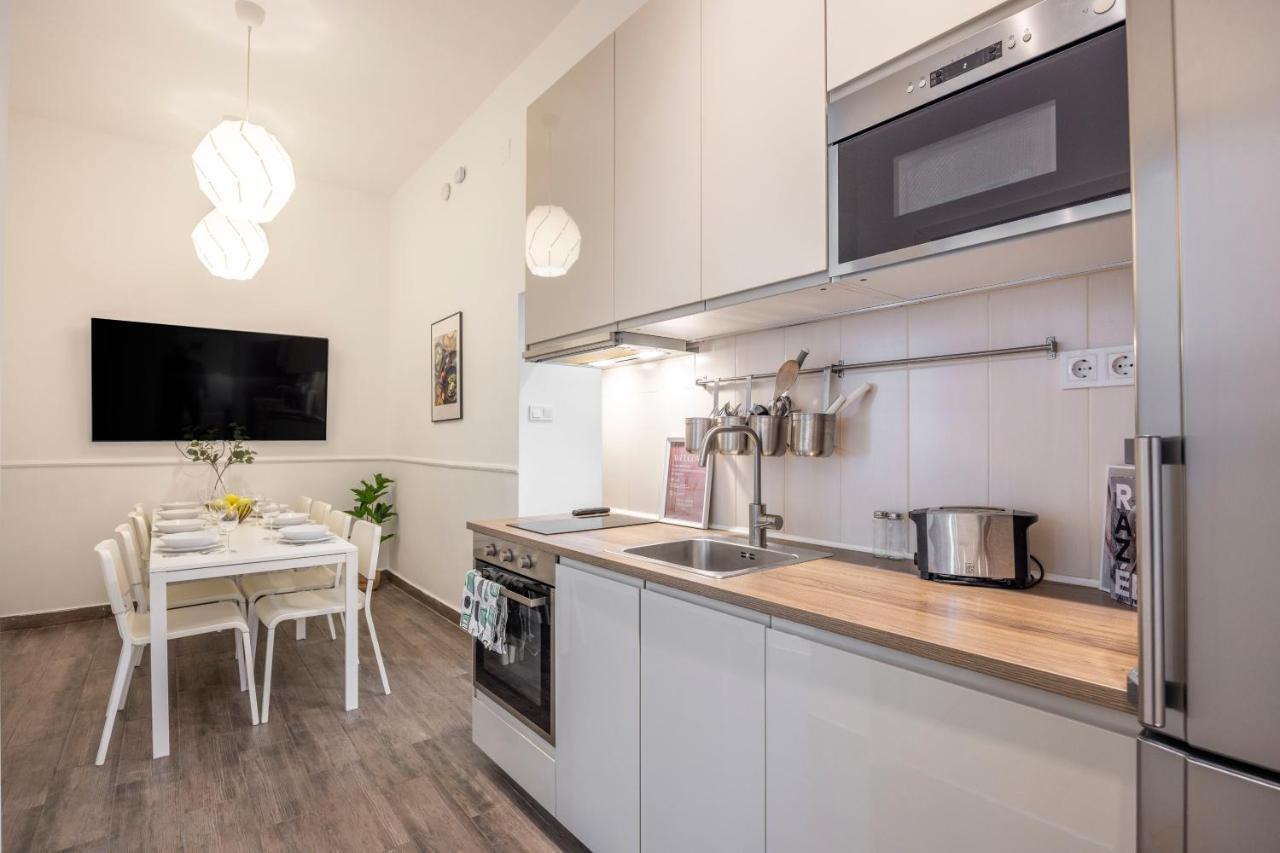 Central Grand Apartment With 5Bedrm 2Bathroom Budapest Esterno foto