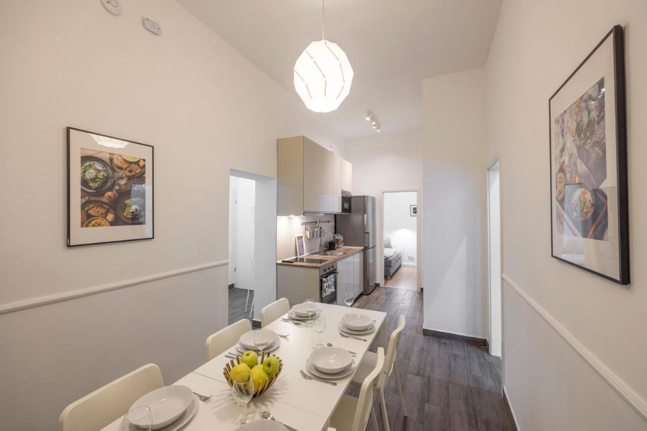 Central Grand Apartment With 5Bedrm 2Bathroom Budapest Esterno foto