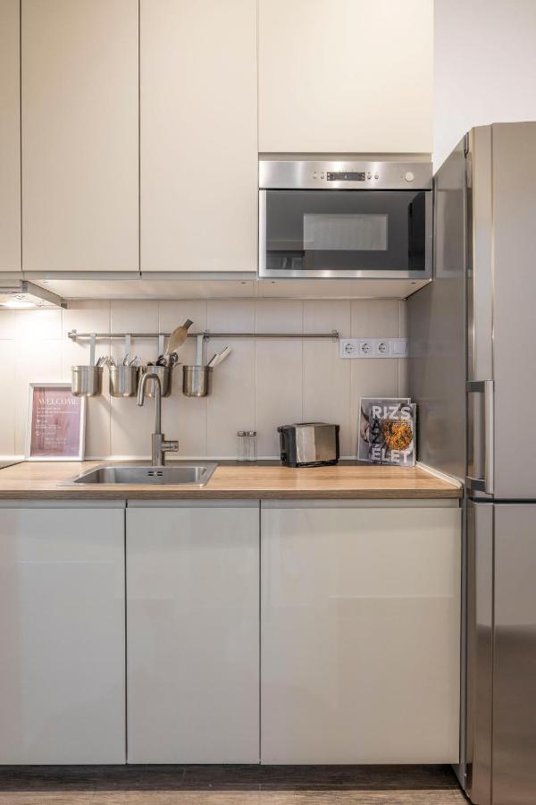 Central Grand Apartment With 5Bedrm 2Bathroom Budapest Esterno foto