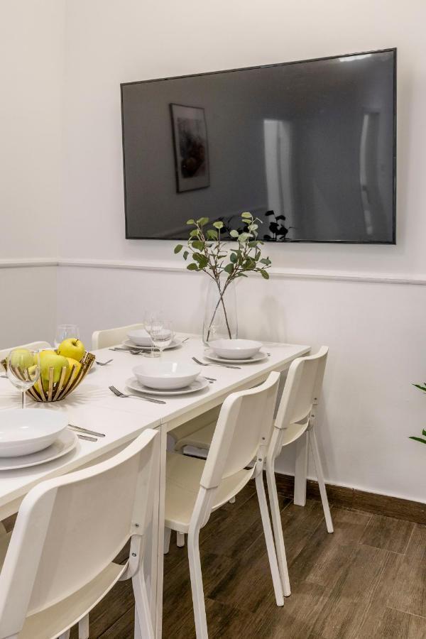Central Grand Apartment With 5Bedrm 2Bathroom Budapest Esterno foto