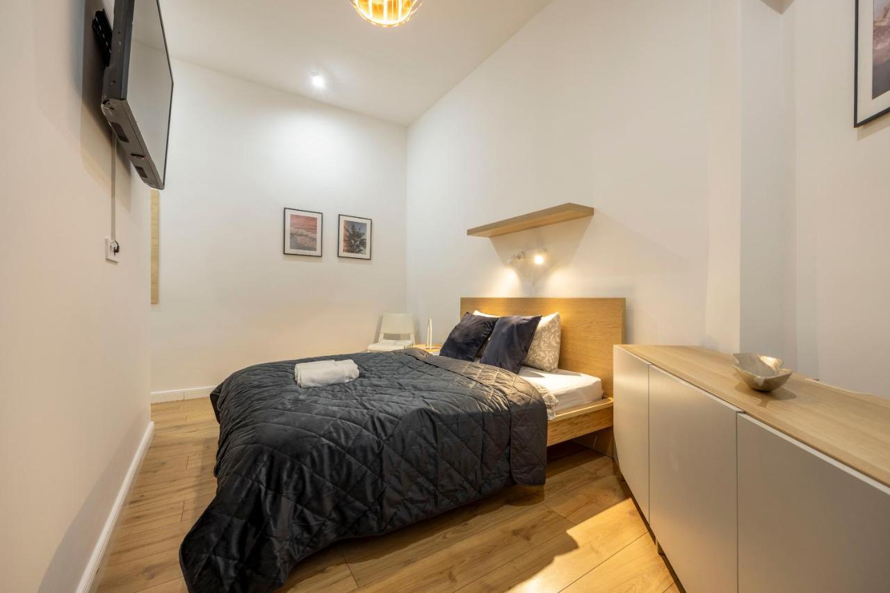 Central Grand Apartment With 5Bedrm 2Bathroom Budapest Esterno foto