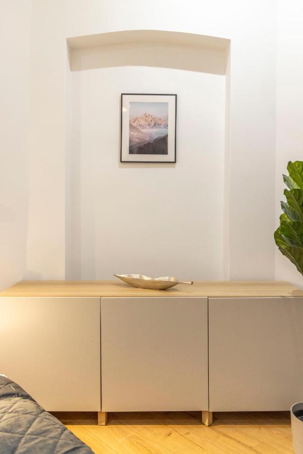 Central Grand Apartment With 5Bedrm 2Bathroom Budapest Esterno foto